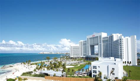 Disfruta de todo lo que ofrece Cancún en el Hotel Riu Palace Peninsula ...