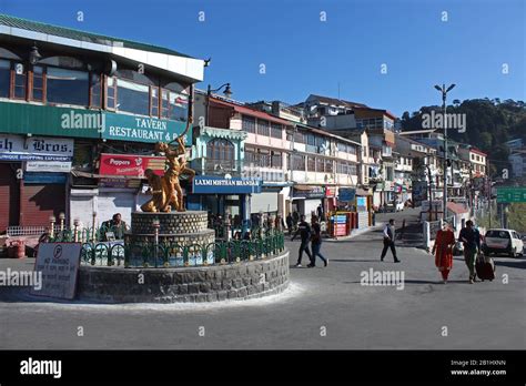 4th Nov 2019, Mussoorie, Uttarakhand, India. Street view of library ...