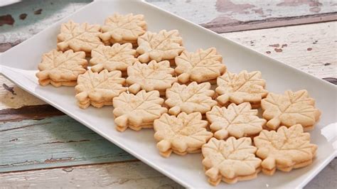 I made the maple leaf cookies from The Great Canadian Baking Show | CBC ...