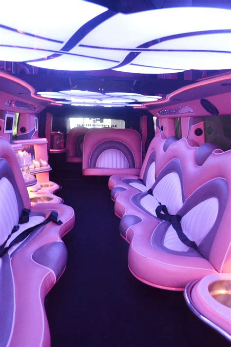 16 Passenger Miami Pink Hummer Limo interior | Hummer limo, Pretty cars ...