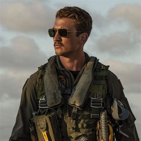 Discover more than 79 miles teller top gun wallpaper best - in.coedo.com.vn