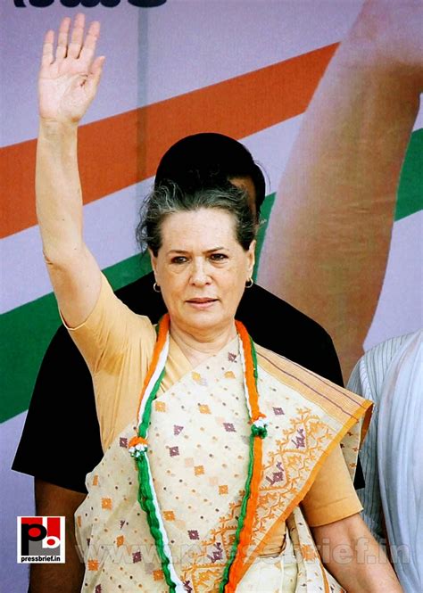 Sonia Gandhi the Leader: Sonia Gandhi in Karnataka; says PM has full ...