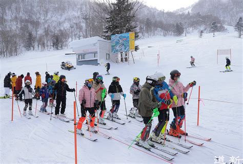 Hokkaido ski resorts see increase in local visitors despite pandemic ...