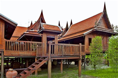 THAI ARCHITECTURE – DESIGNED BY CLIMATE AND CULTURE