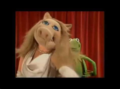 Muppets Miss Piggy Karate Chop