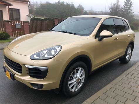 Porsche Cayenne - Gold wrap | WrapStyle