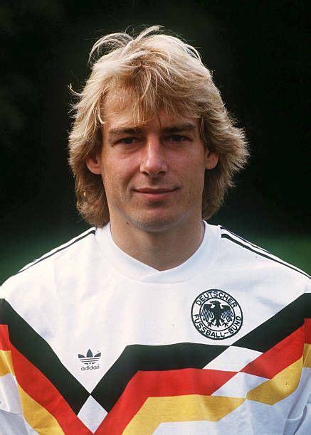 Jurgen Klinsmann of Germany in 1990. | Jugadores de fútbol, Leyendas ...