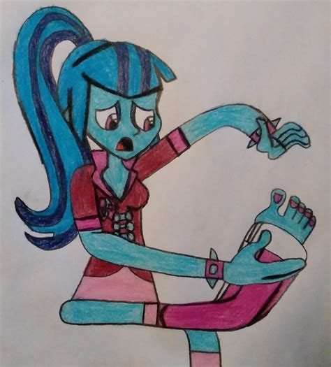 Sonata Dusk's Feet Growth by ConorLordOfCreation on DeviantArt