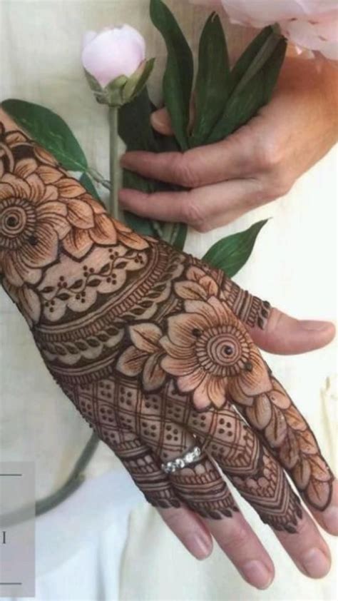 latest lotus mehndi design, looking so good lotus mehndi design , very ...