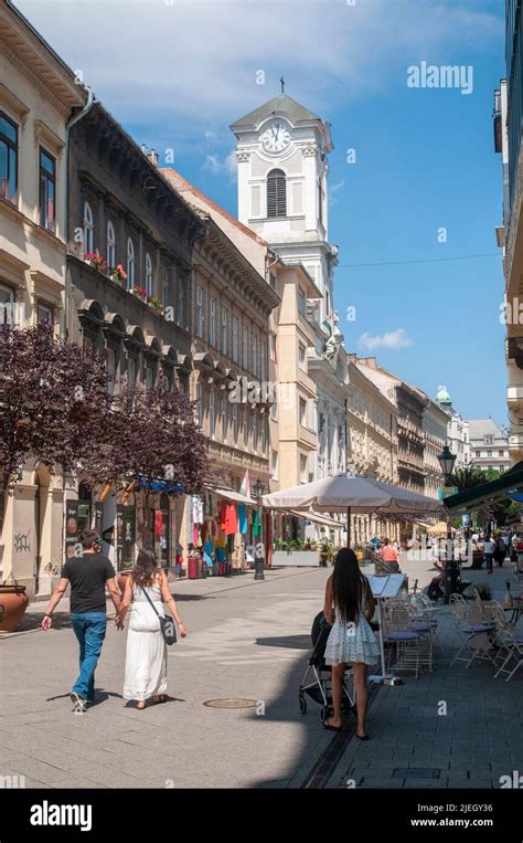 Street Scene and Architecture in Vaci Utca District 5, Budapest ...