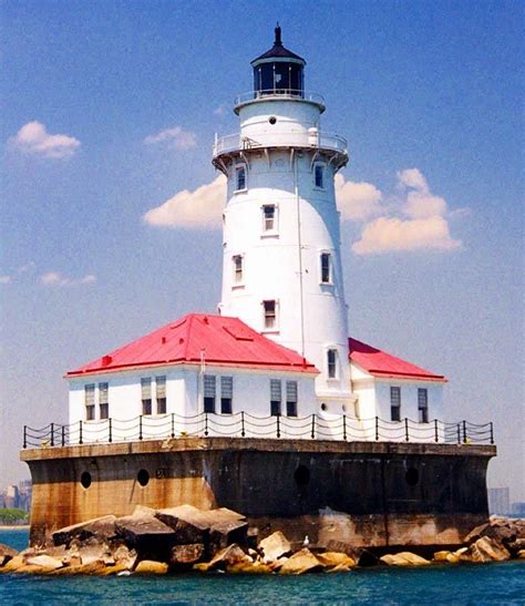 Lighthouses of the Great Lakes | Harbor lights, Lake lighthouse ...