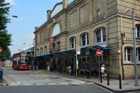 Putney Bridge Station | Putney Bridge underground station is… | Flickr