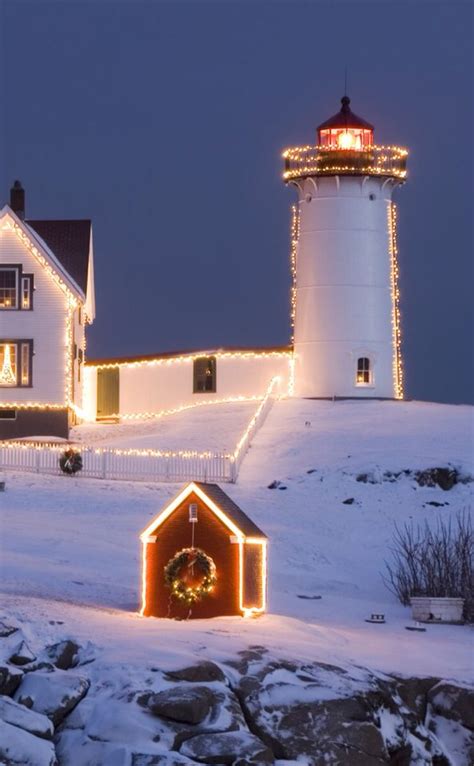 Lighthouse christmas | Beautiful lighthouse, Lighthouse, Harbor lights