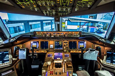 Boeing 777 Cockpit Fire