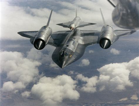 Rare Photos Of The SR-71 Blackbird Show Its Amazing History