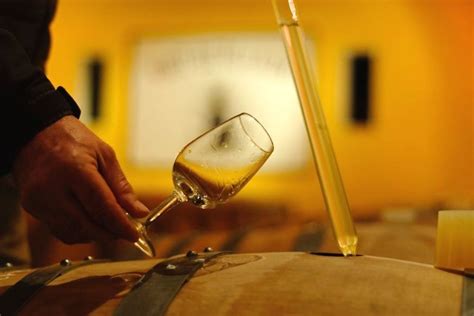 Sauternes: Your Guide to France's Favorite Dessert Wine - Sommailier ...