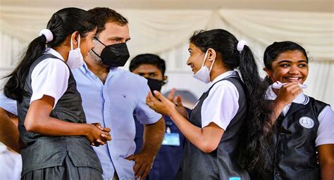 Rahul Gandhi dances, does push ups with school students in Tamil Nadu ...