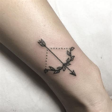 Bow And Arrow Tattoo Ideas For Passionate People🏹