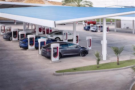 Tesla densifie encore son réseau de superchargeurs - Motorlegend