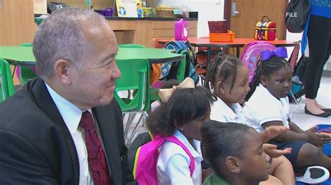 Former Dallas ISD superintendent named new HISD leader | wfaa.com