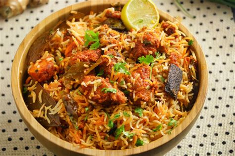 Boneless Chicken Dum Biryani Recipe | Vismai Food