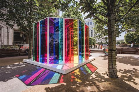 Immersive Sculptural Installation Creates a Space of Kaleidoscopic Light