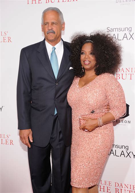 Oprah Flaunts Curves in Tight Blue Dress as She Steps out with Longtime ...