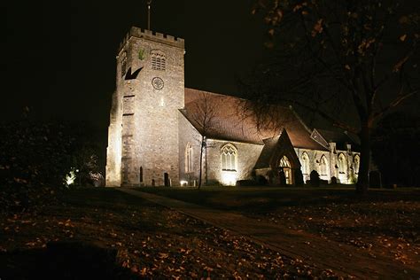 "Thatcham, Berkshire" by Paul Hilton at PicturesofEngland.com