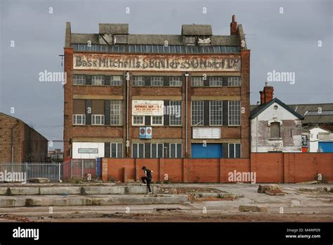 Old industrial buildings hi-res stock photography and images - Alamy