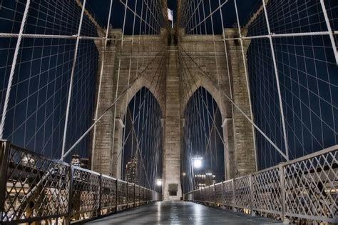 A Brooklyn Bridge at Night Experience + Photography | TripTins