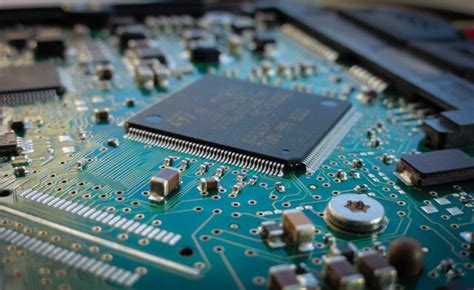 Microprocessors المشغلات الدقيقة