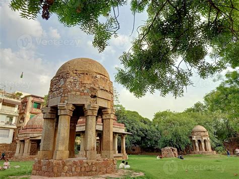 firoz shah tughlaq tomb history 9767227 Stock Photo at Vecteezy