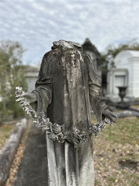 Metairie Cemetery : r/CemeteryPorn