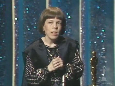 Linda Hunt Wins Supporting Actress: 1984 Oscars - YouTube