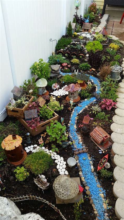 This Pin was discovered by Mar | Fairy garden diy, Fairy garden plants ...