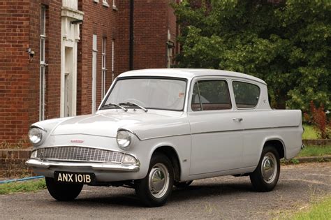 Vehicle - Automobile World: Ford Anglia - GP04