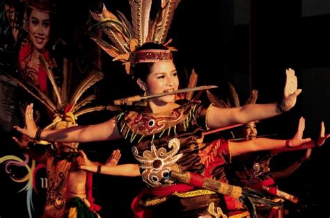 ADAT ISTIADAT KEBUDAYAAN SUKU DAYAK KALIMANTAN TENGAH