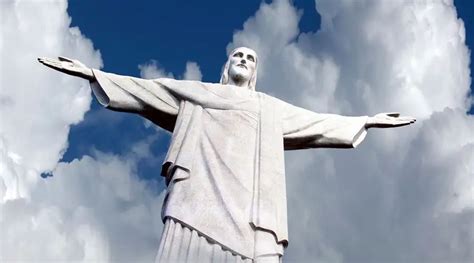 Photo: Lightning strikes Christ the Redeemer statue in Brazil ...