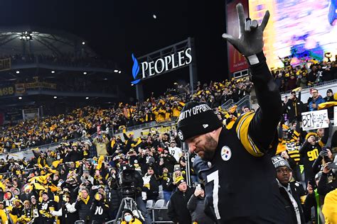 Ben Roethlisberger Says Career is Now Done Following His Last Home Game ...