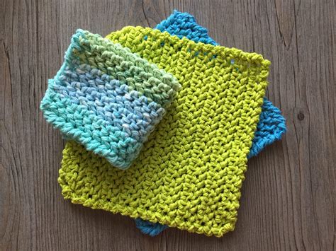 Easy Herringbone Dishcloth - Free Crochet Pattern | Rich Textures Crochet