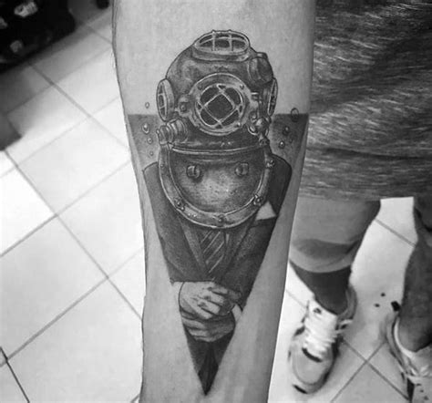 60 Diving Helmet Tattoo Designs For Men - Deep Sea Ideas