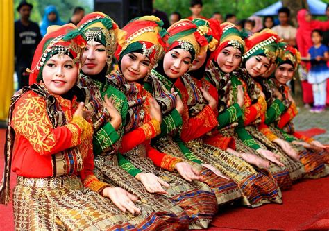 Saman Dance In Indonesian Day 2014 Youtube - Riset