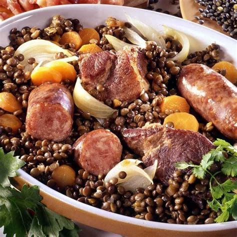 Petit salé aux lentilles du Puy aux saucisses de Montbéliard - Recettes ...