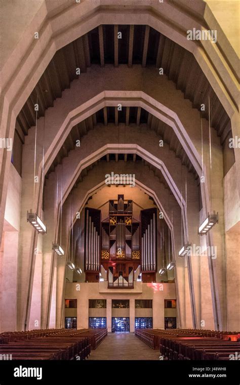 Saint joseph's catholic church hi-res stock photography and images - Alamy