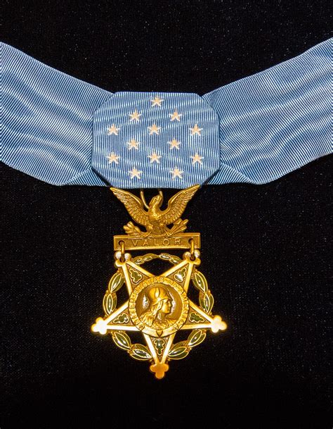 800px-Army_-_Medal_of_Honor_(16700822907) - WAR HISTORY ONLINE