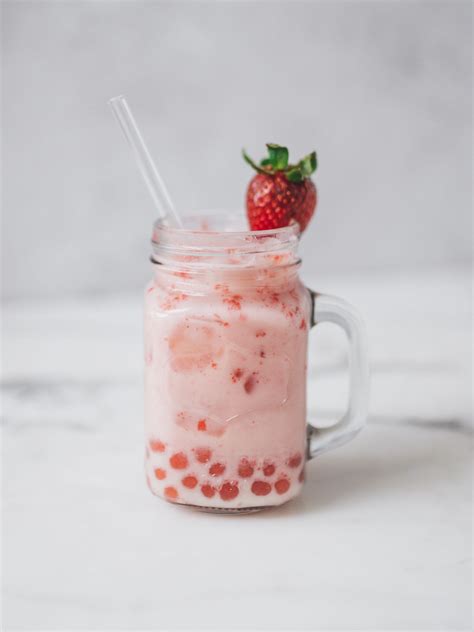 3-Ingredient Strawberry Boba - Chloe Ting Recipes