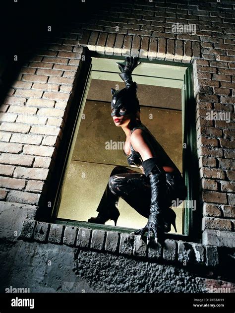 CATWOMAN, HALLE BERRY, 2004 Stock Photo - Alamy