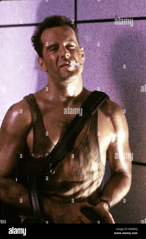 Die hard film bruce willis hi-res stock photography and images - Alamy