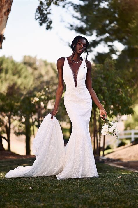 Choosing the Right Neckline for Your Wedding Dress | True Society ...