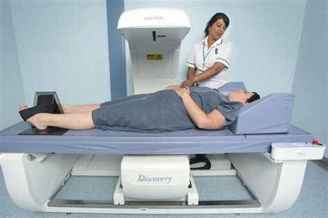 The Health Hub: Bone density scan (DEXA scan) - How it is performed